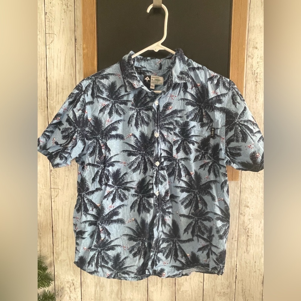 LRG Lifted Research Group Hawaiian Palm Trees Button Blue Shirt Mens Size Small